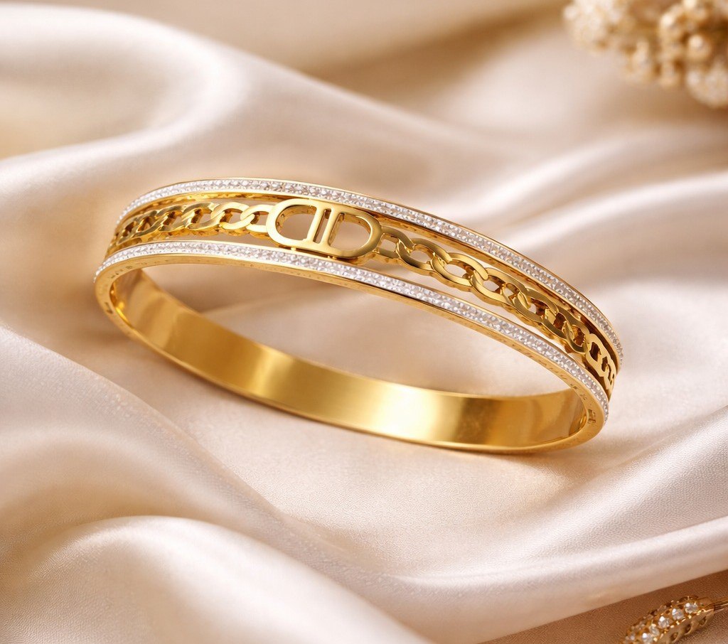 Luxury Chain-Inspired Gold Cuff Bracelet