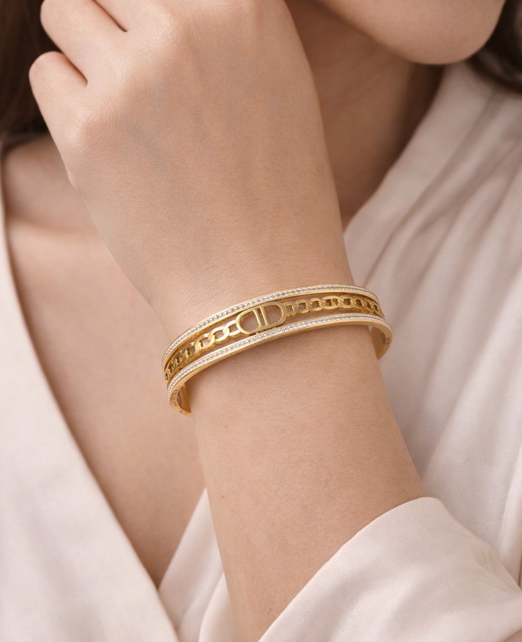 Luxury Chain-Inspired Gold Cuff Bracelet
