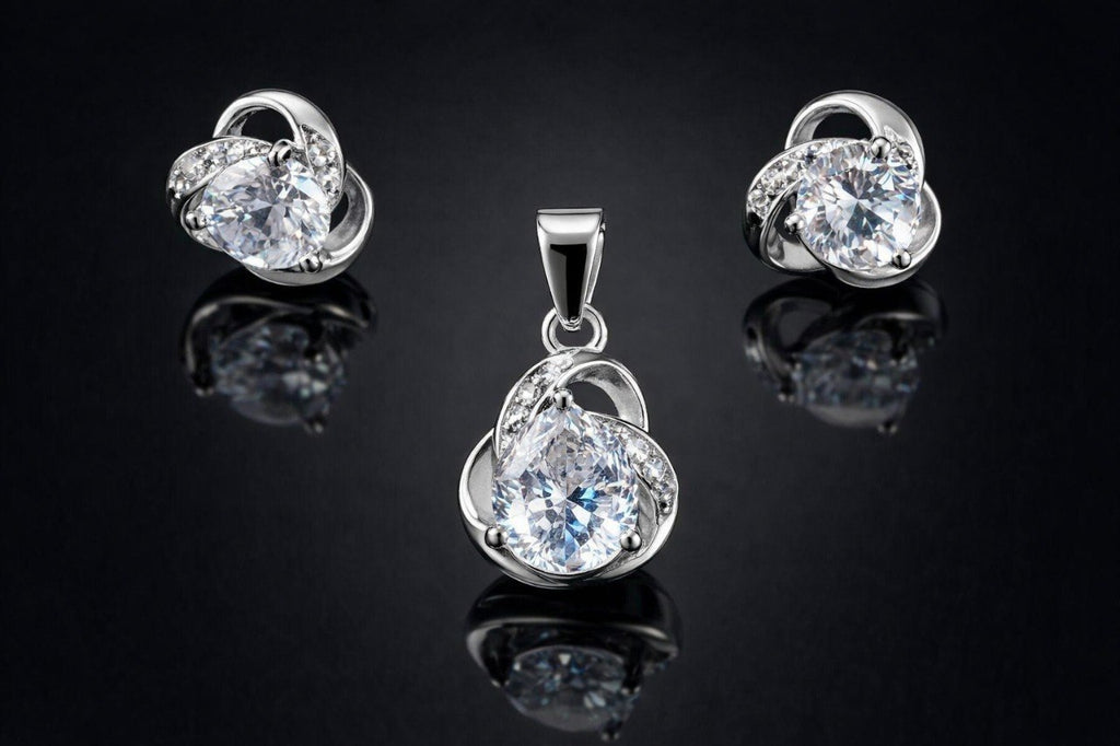 925 Sterling Silver Classic Solitaire Pendant & Stud Earrings Set