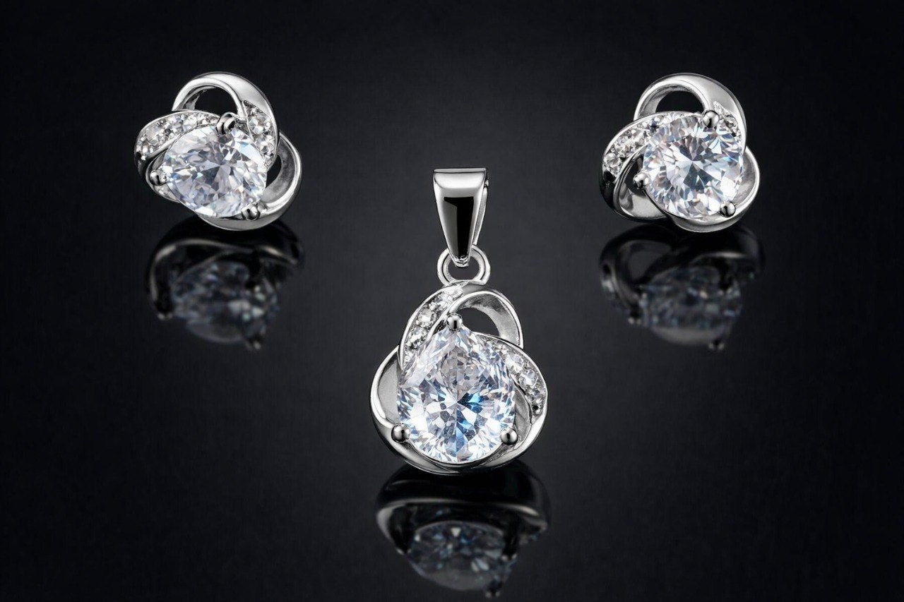 925 Sterling Silver Classic Solitaire Pendant & Stud Earrings Set