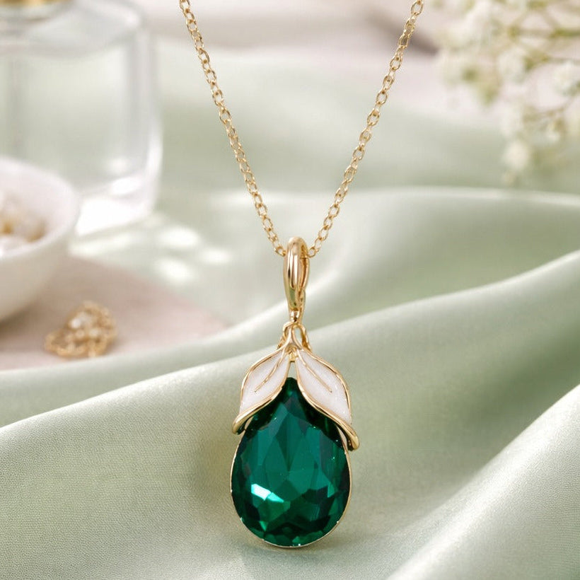 Anti-Tarnish Green Crystal Pendant Necklace Set with Earrings